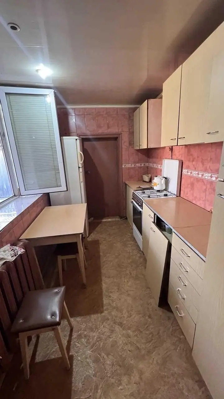 Окремий будинок в районі Південного вокзалу!