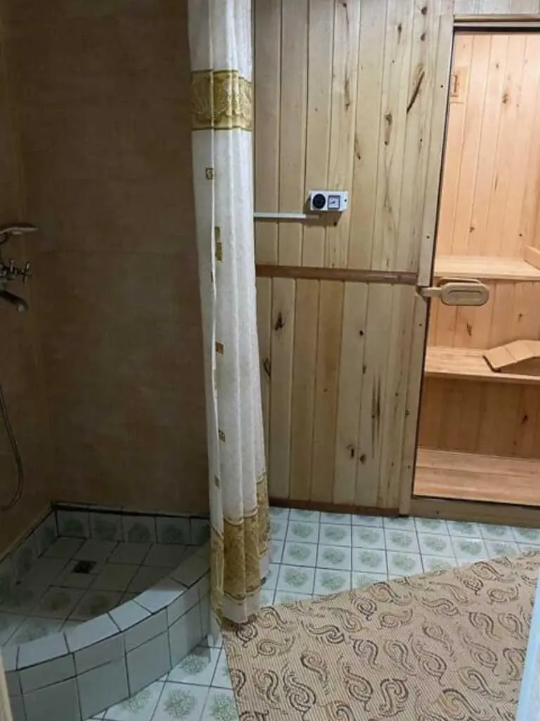 Продаж цегляного будинку