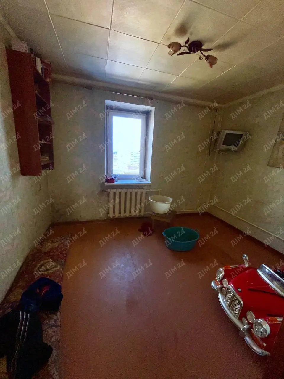 Простора трикімнатна квартира на Подолі