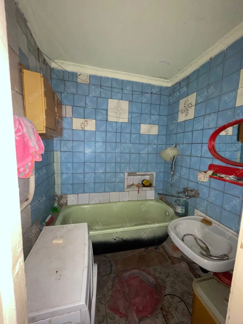 Простора трикімнатна квартира на Подолі