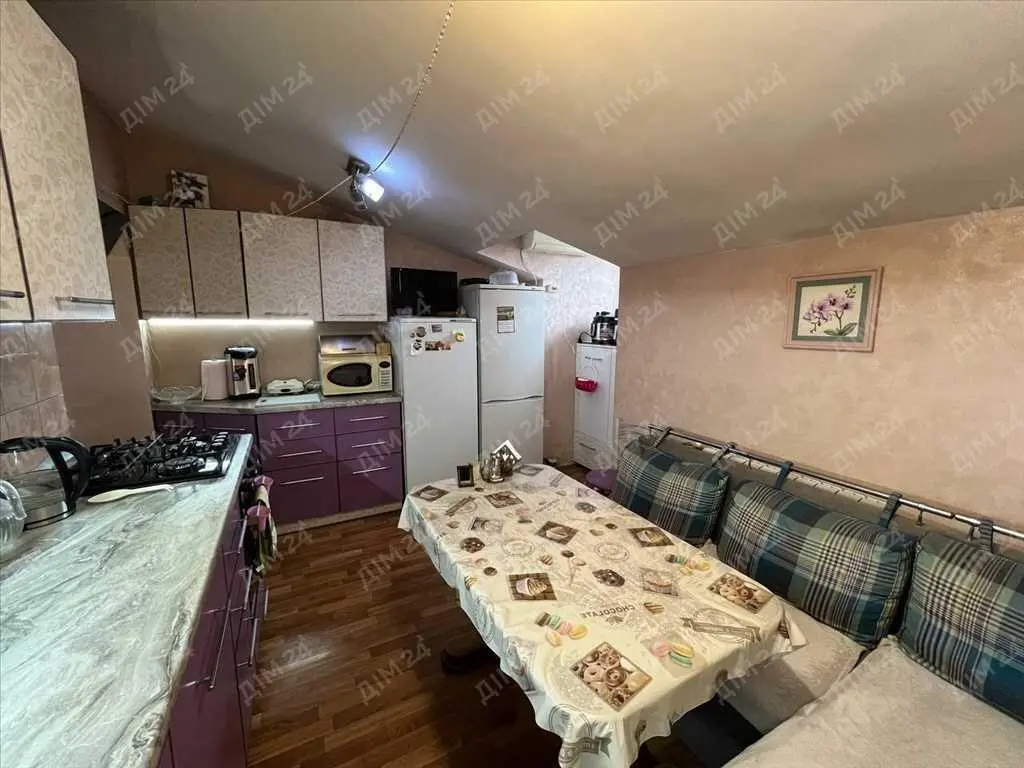 4-кімнатна квартира з  видом на монастир у самому серці історичної Полтави!