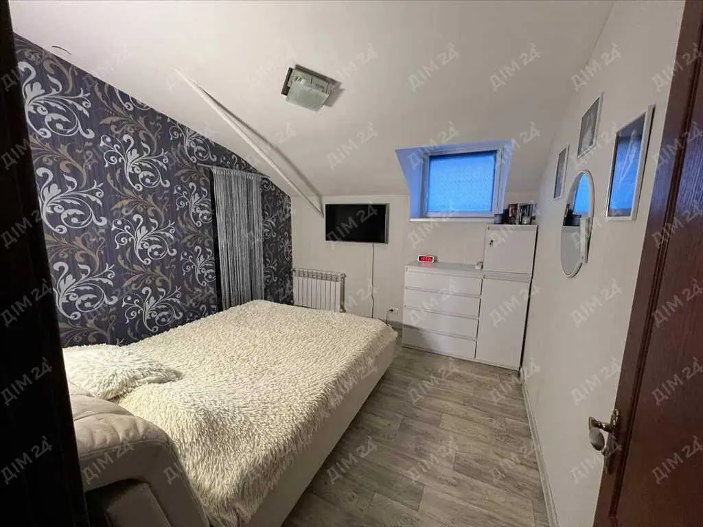 4-кімнатна квартира з  видом на монастир у самому серці історичної Полтави!