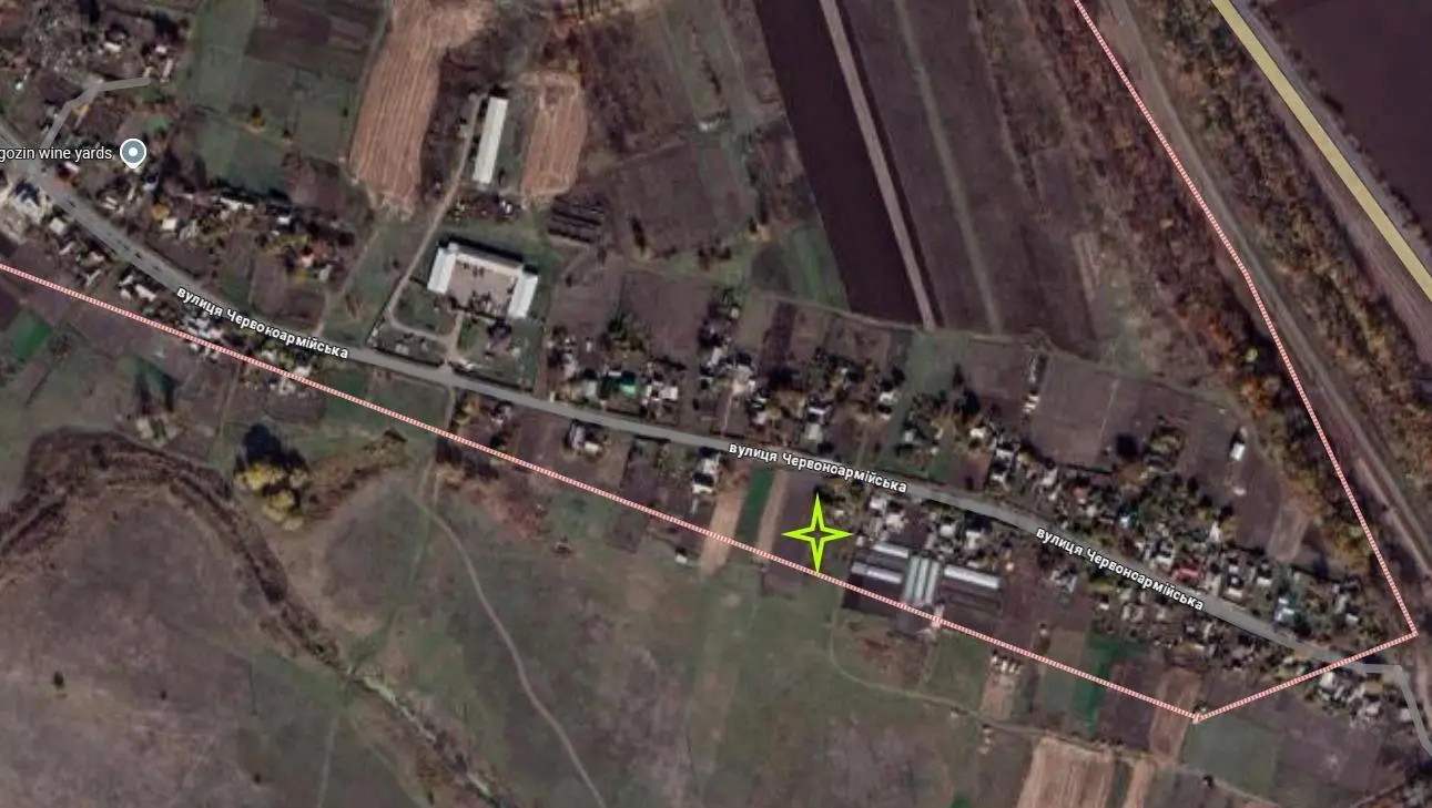 Земля в передмісті.