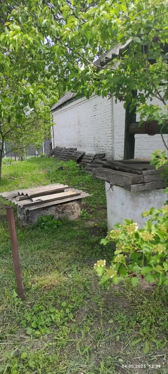 Продається будинок у с. Верхоли на великій ділянці!