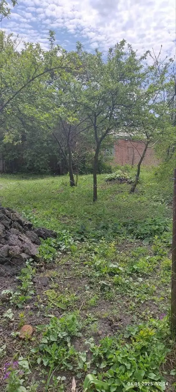 Продається будинок у с. Верхоли на великій ділянці!