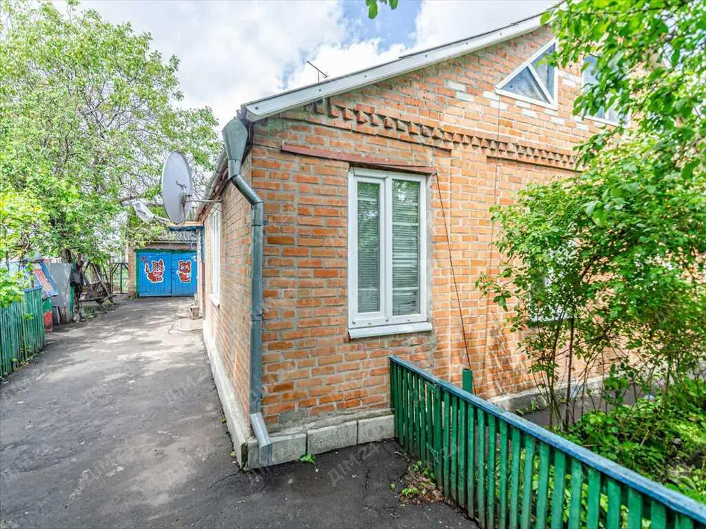 Окремий будинок в місті Карлівка