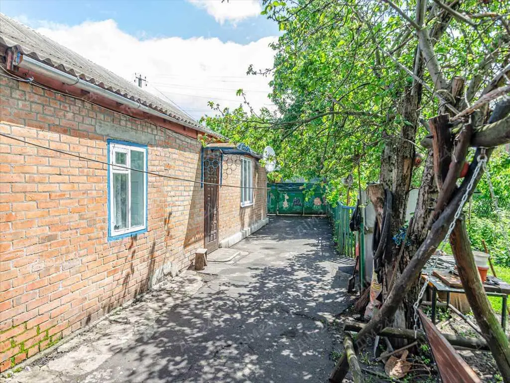 Окремий будинок в місті Карлівка