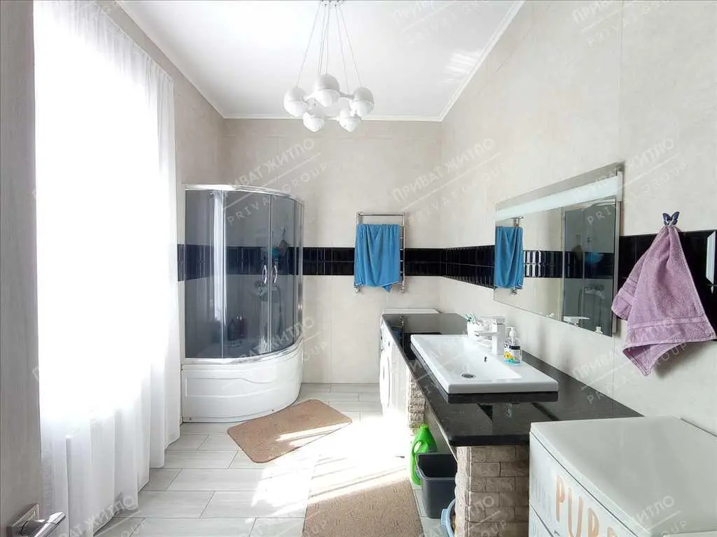 Просторий будинок в Нижніх Млинах