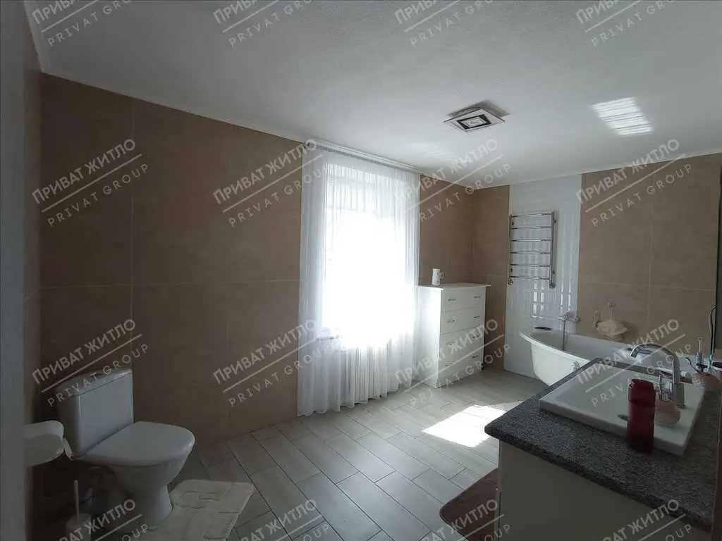 Просторий будинок в Нижніх Млинах