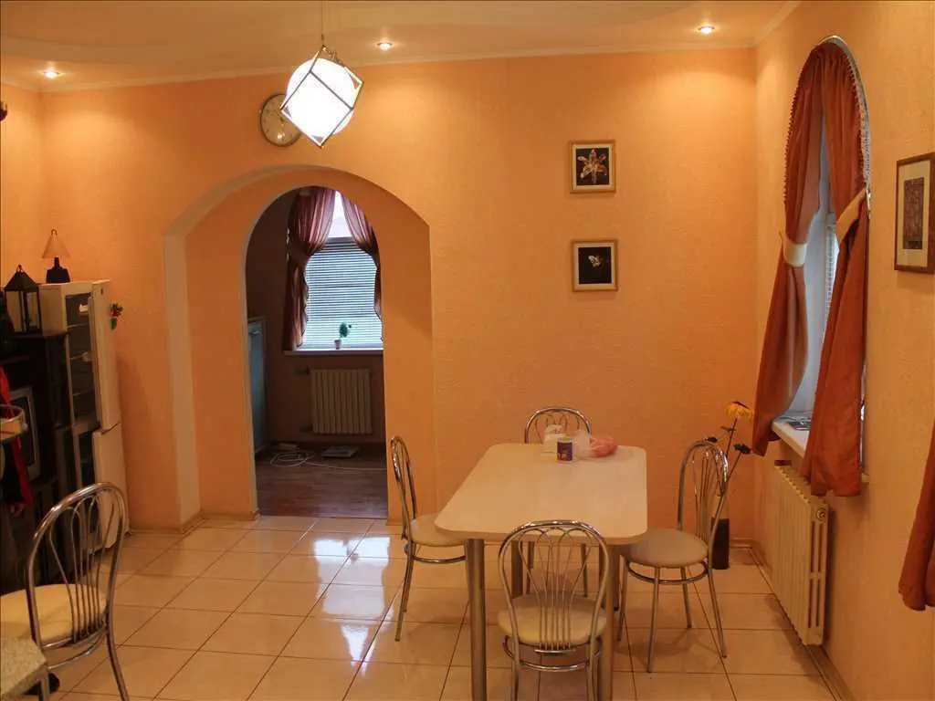 Розкішний будинок в 3 рівнях. Яр. Полтава