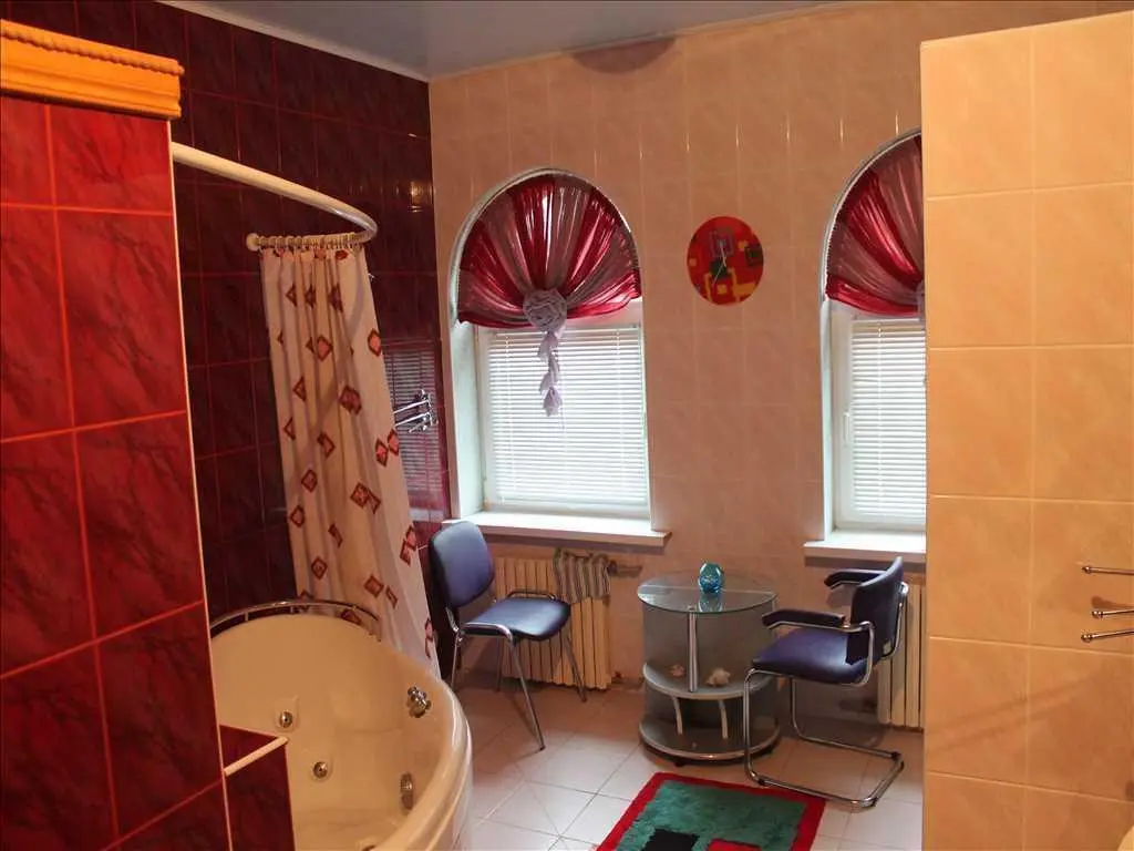 Розкішний будинок в 3 рівнях. Яр. Полтава