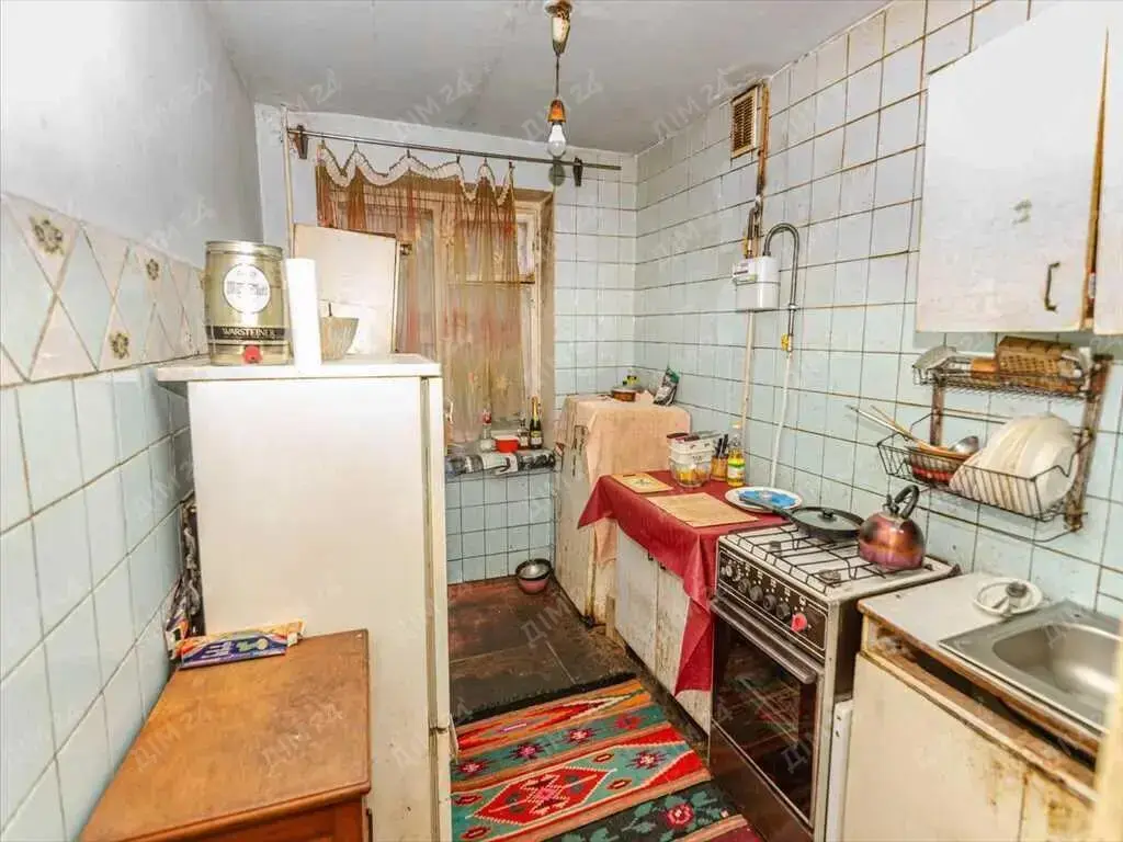 Трикімнатна квартира на Подолі!