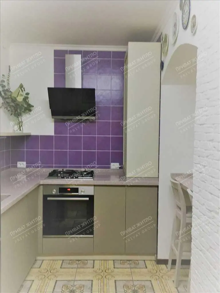 3 кімнатна квартира в центрі міста.