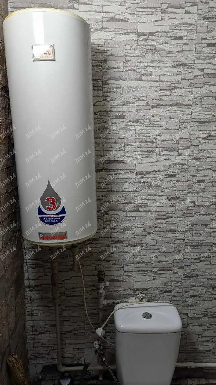 Бюджетна квартира поруч з зупинкою! 