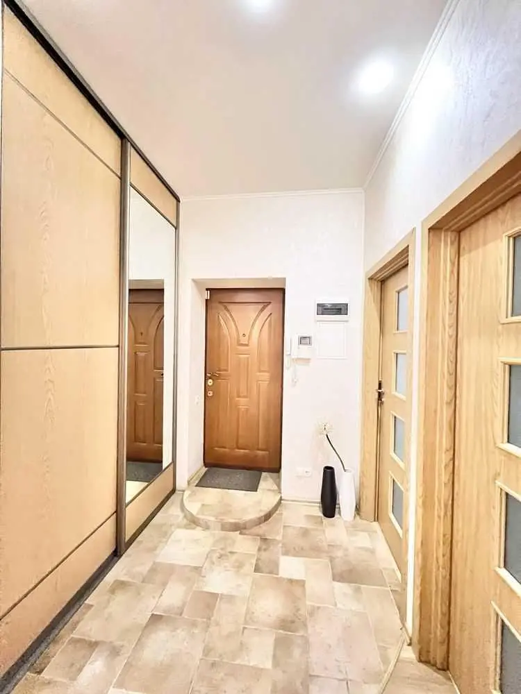 Квартира в найбажанішому місці - центральна вулиця!  