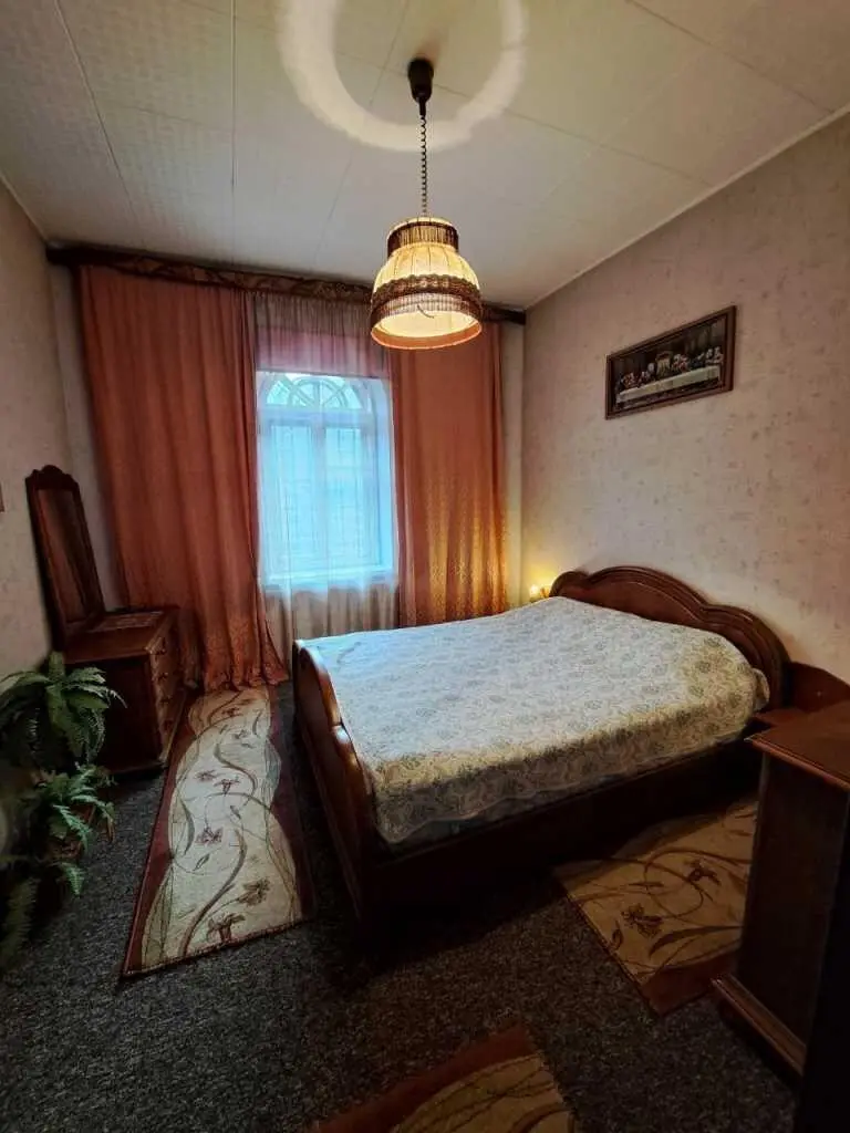 Триповерховий будинок у центрі Полтави!