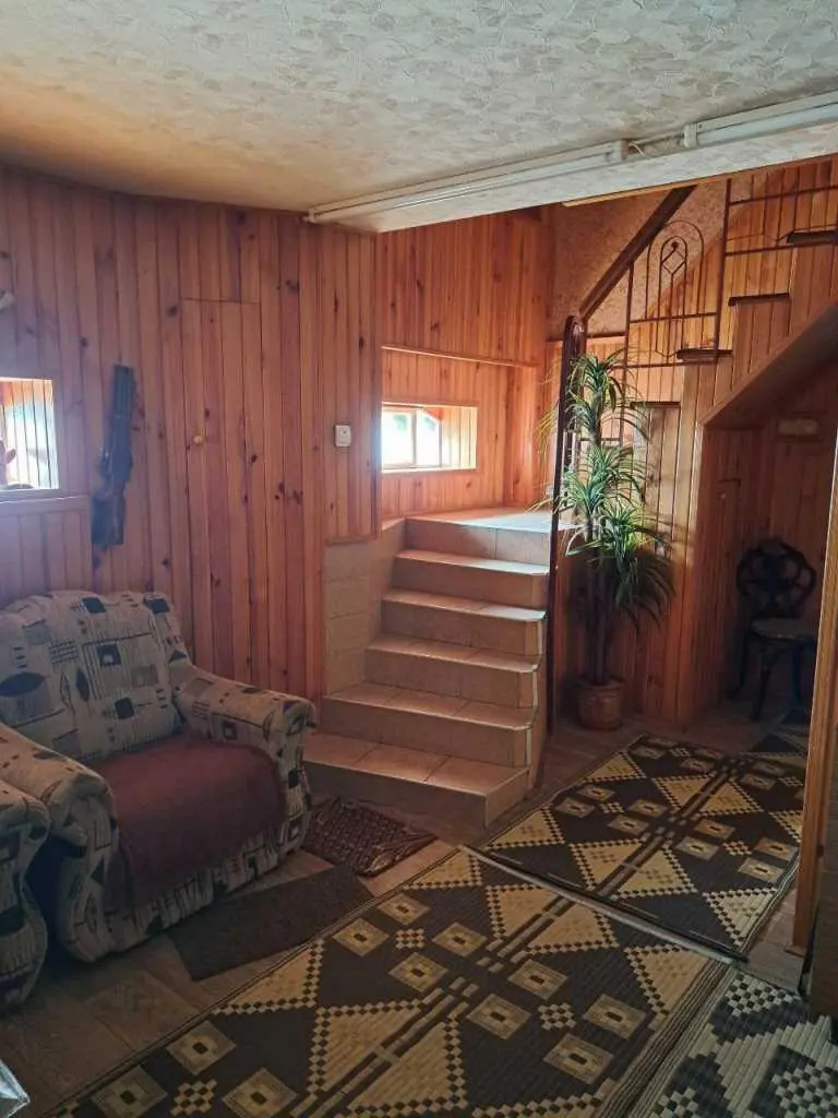 Триповерховий будинок у центрі Полтави!