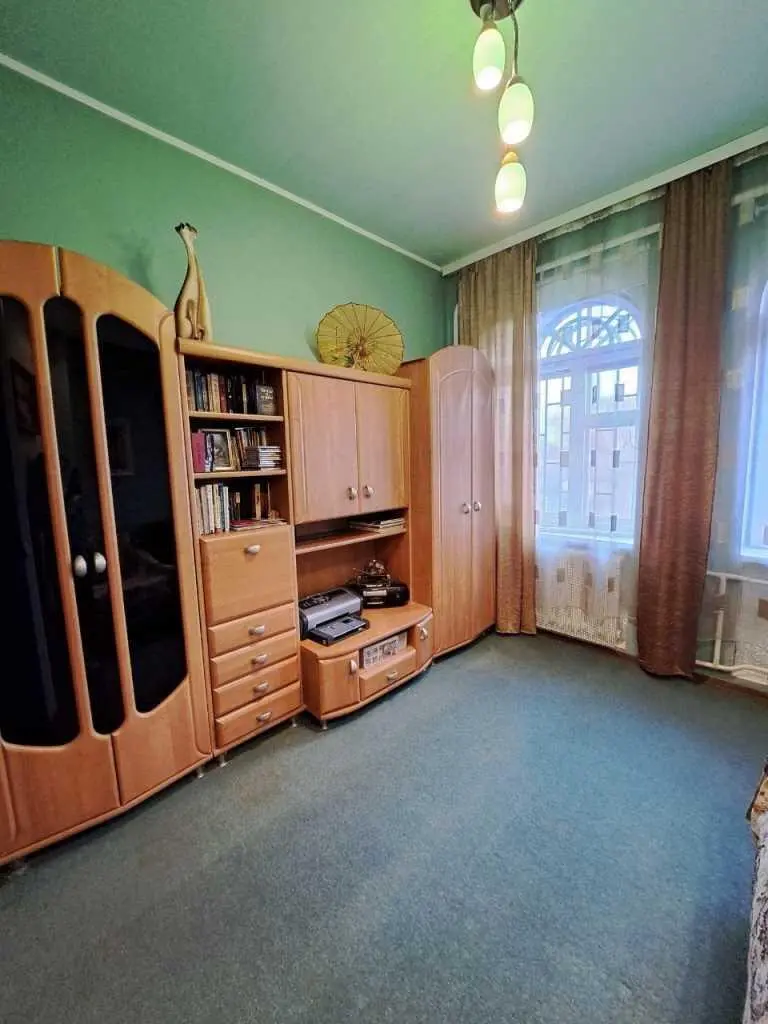 Триповерховий будинок у центрі Полтави!