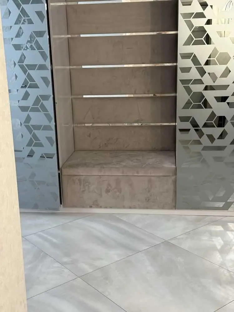 Розкіш та комфорт: Дизайнерська квартира на Стрітенській!