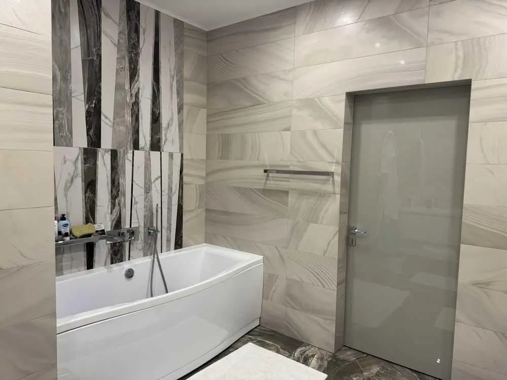 Розкіш та комфорт: Дизайнерська квартира на Стрітенській!