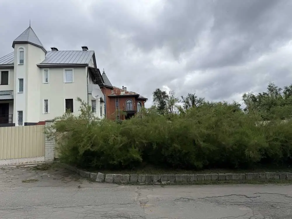 Продаж однієї або декількох земельних ділянки в гарній локації