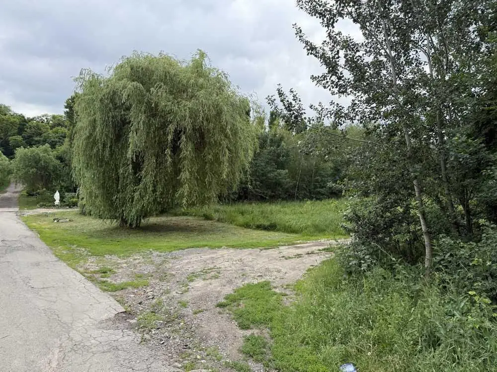 Продаж однієї або декількох земельних ділянки в гарній локації