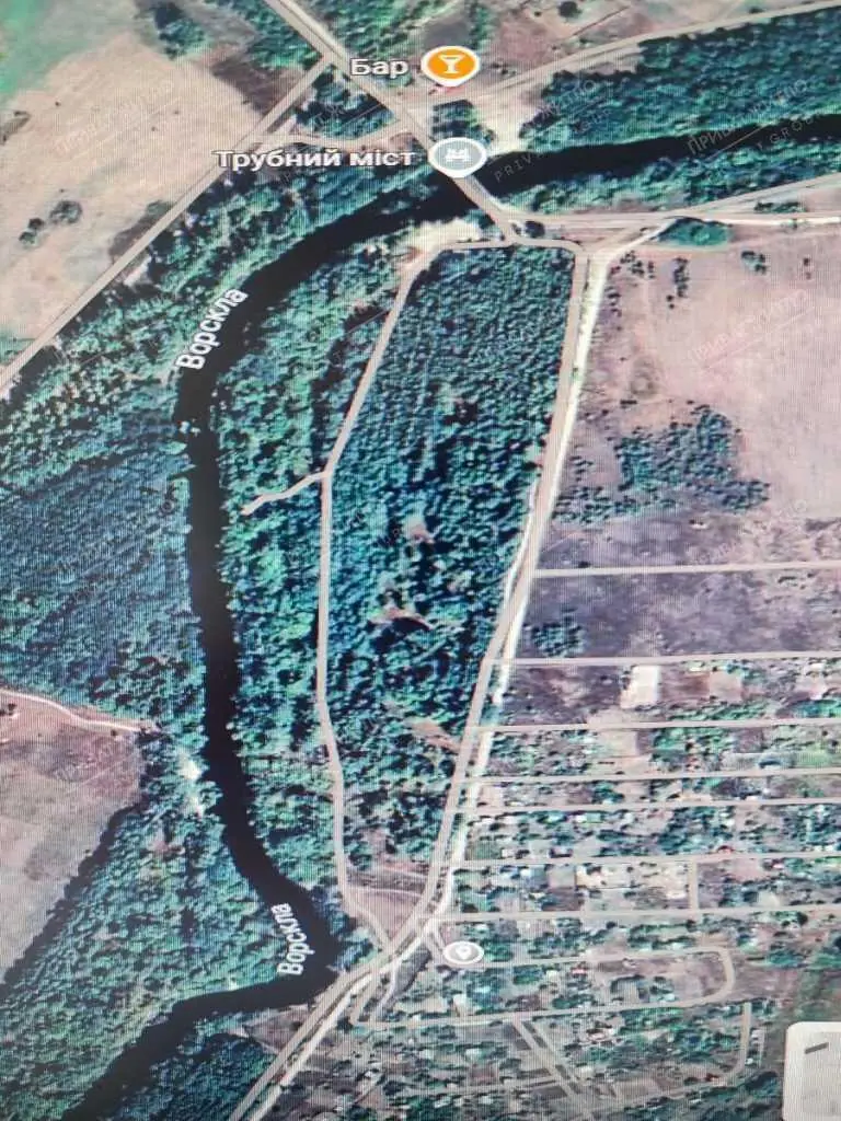 Земельна ділянка біля Трубного мосту