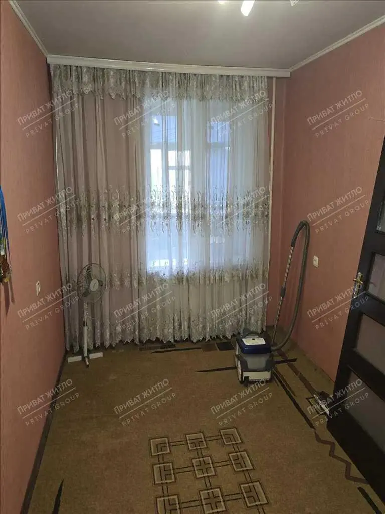 4 кімнати, сердній поверх, Боженка