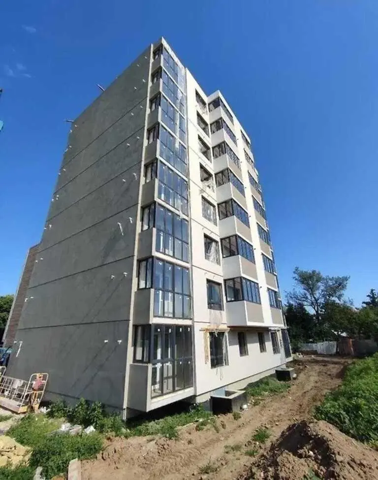 Двокімнатна в новобудові на Сінній