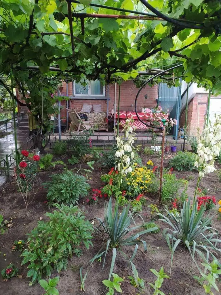 Двоповерховий будинок в Копилах.