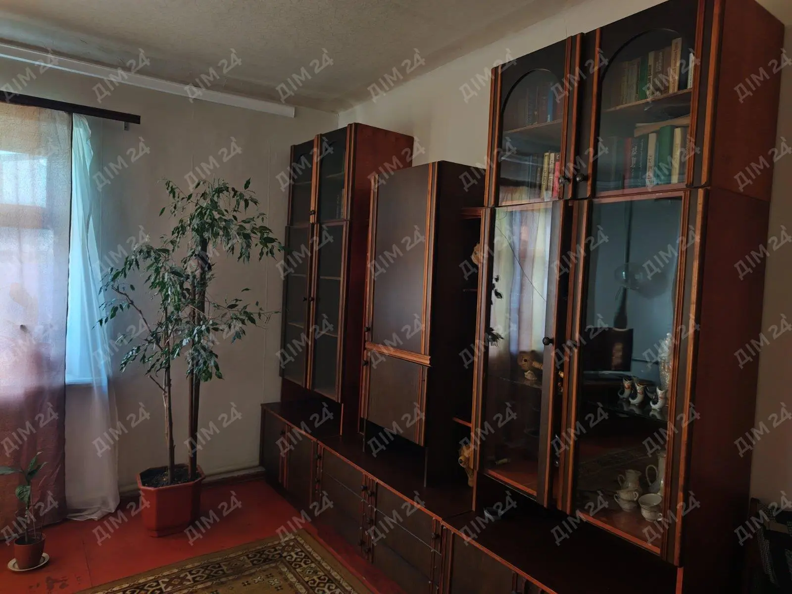 Двоповерховий будинок в Копилах.