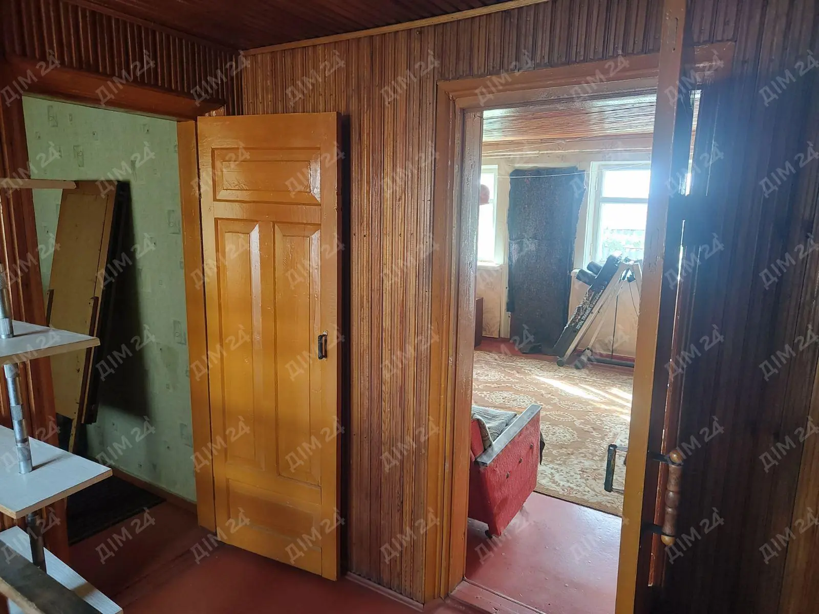 Двоповерховий будинок в Копилах.