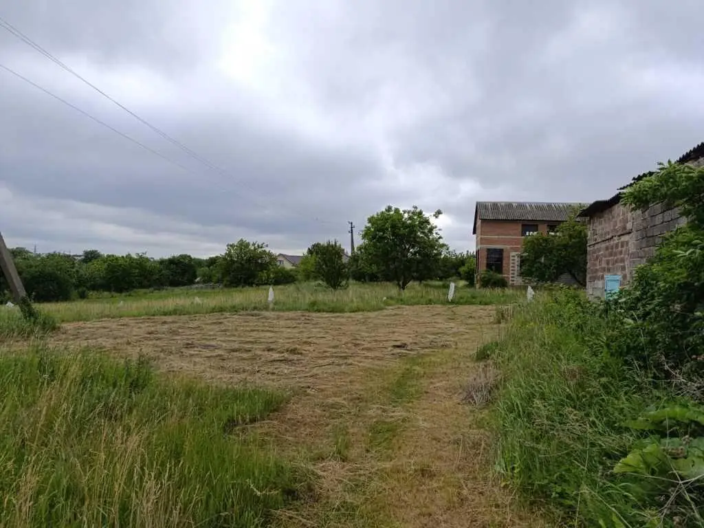 Чудова земельна ділянка біля зупинки ГРЛ