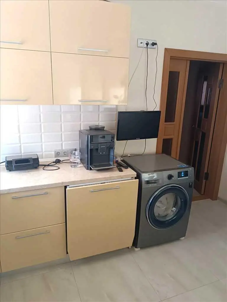 Добротний цегляний будинок у Ліску - заходь і живи!