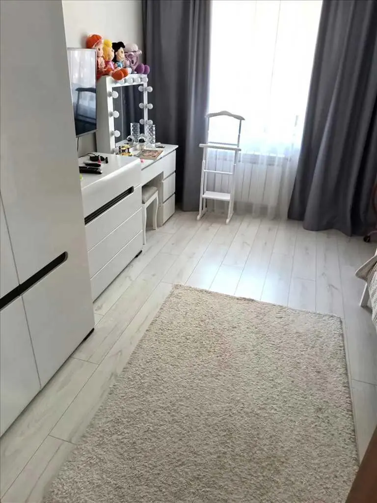 Добротний цегляний будинок у Ліску - заходь і живи!