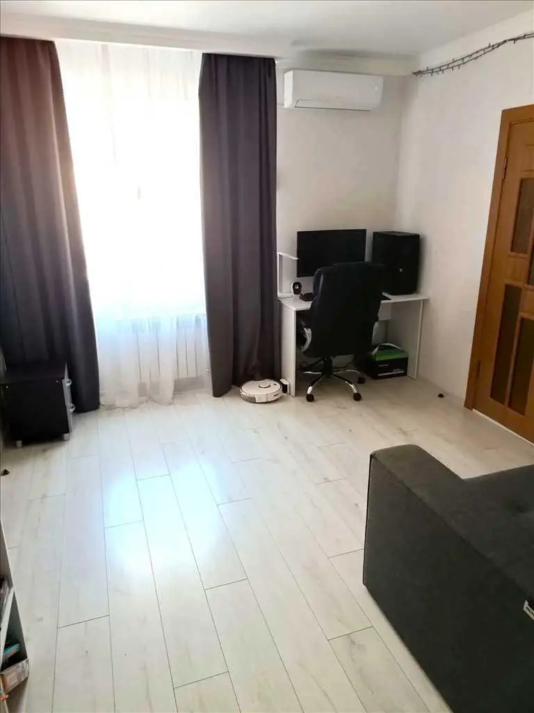 Добротний цегляний будинок у Ліску - заходь і живи!