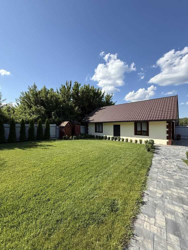 Новий будинок в Петрівці