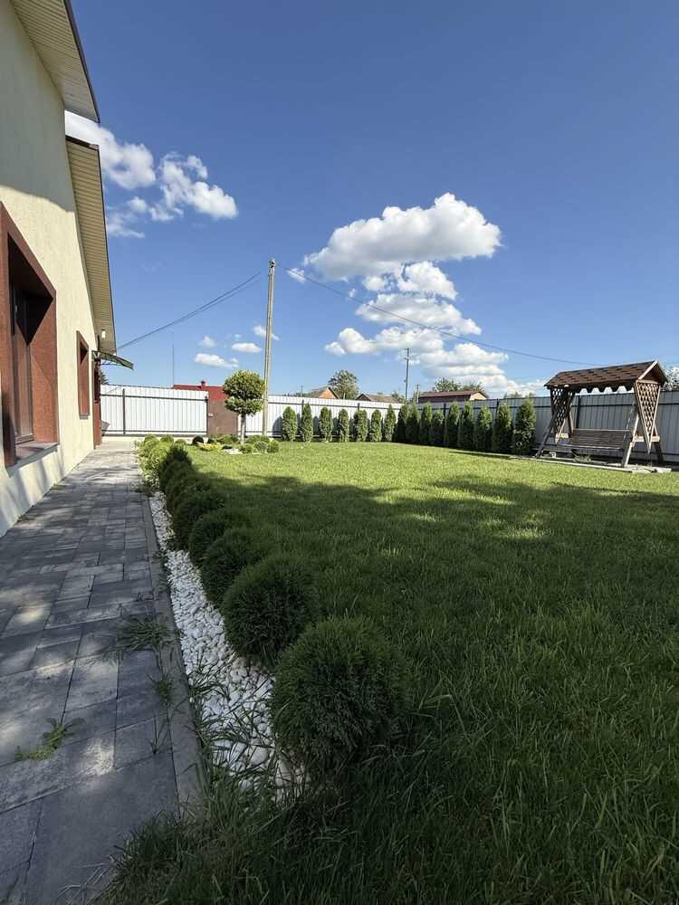 Новий будинок в Петрівці