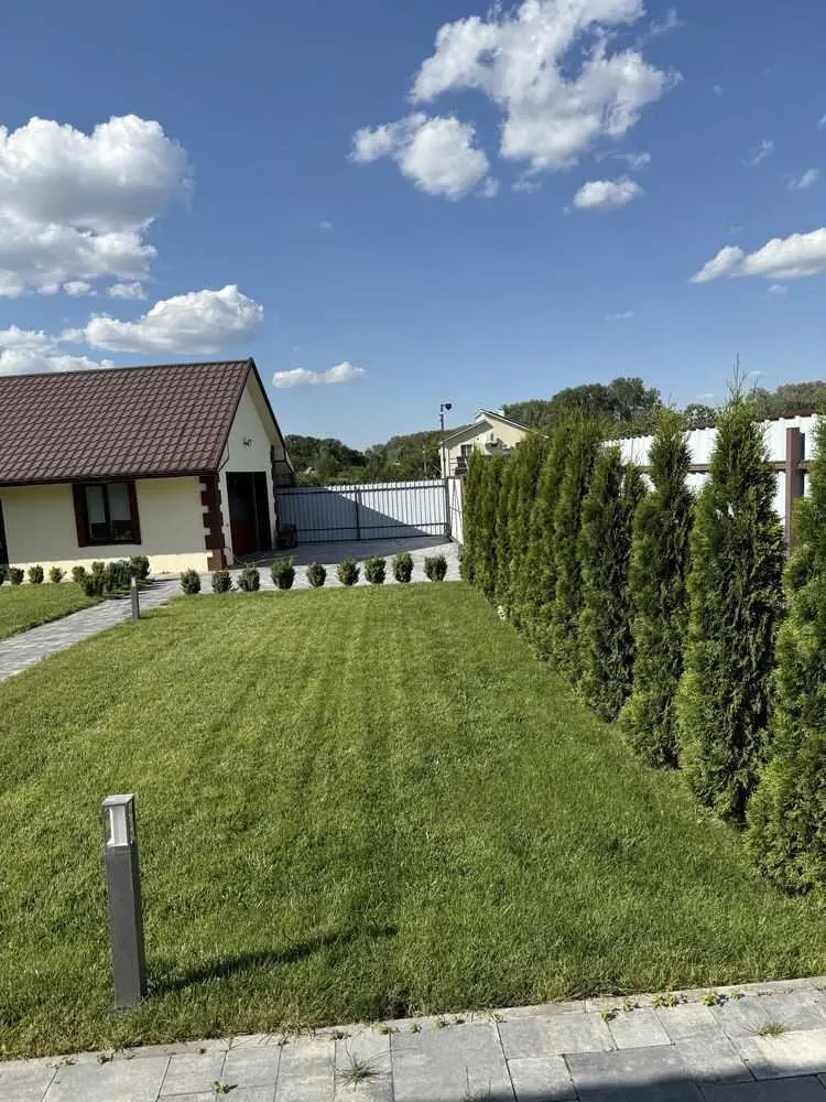 Новий будинок в Петрівці