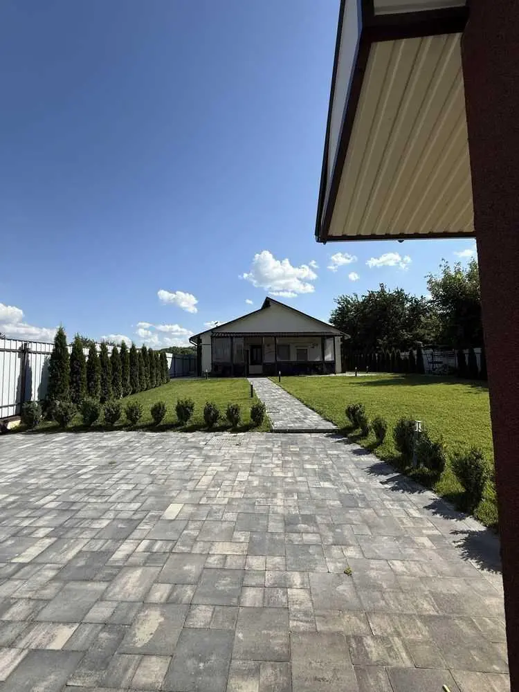 Новий будинок в Петрівці