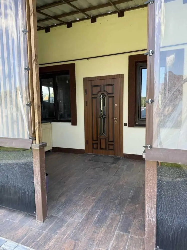 Новий будинок в Петрівці