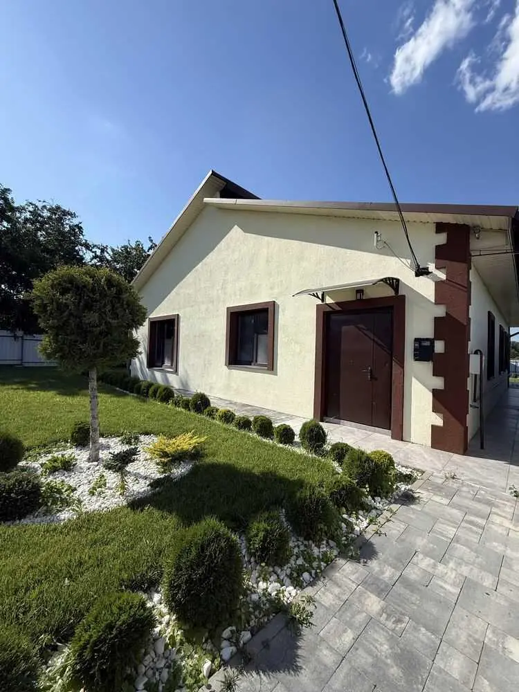 Новий будинок в Петрівці