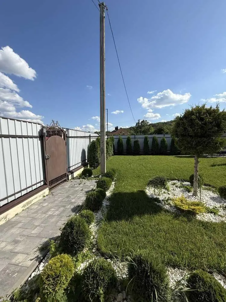 Новий будинок в Петрівці