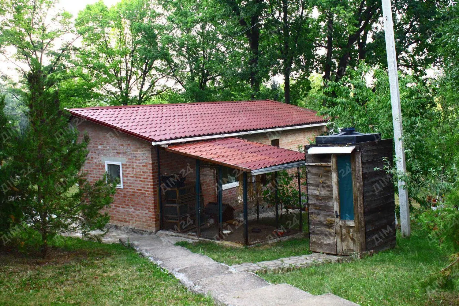 Петрівка. Будинок на природі.