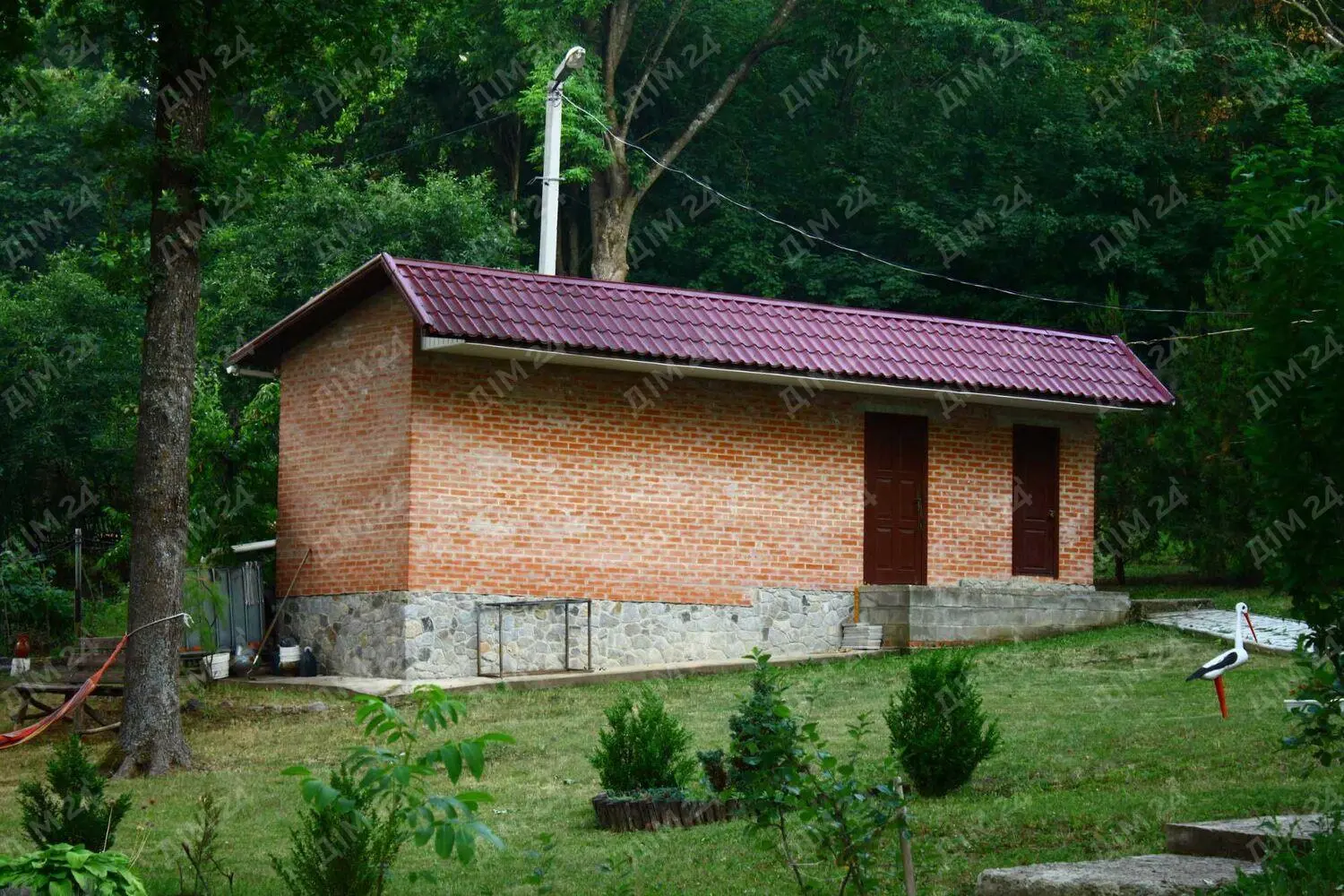 Петрівка. Будинок на природі.