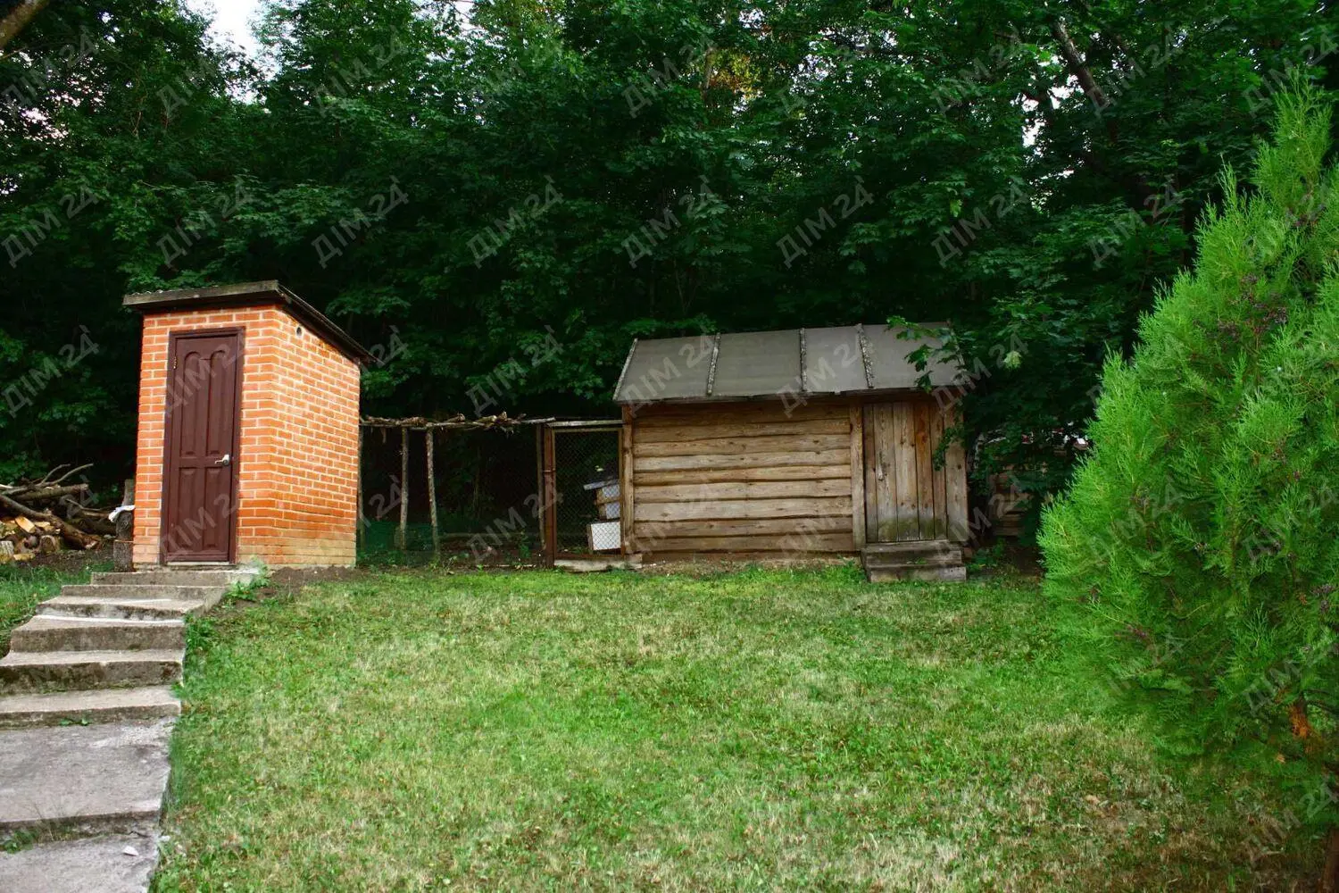 Петрівка. Будинок на природі.