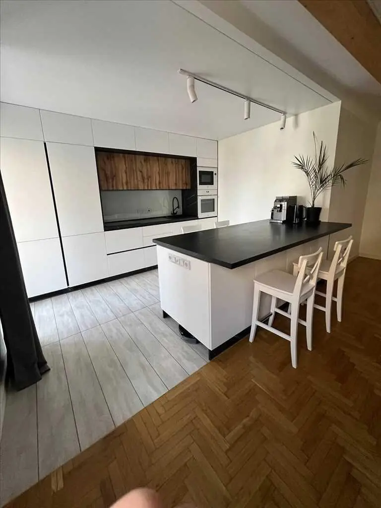 Стильна квартира у самому центрі