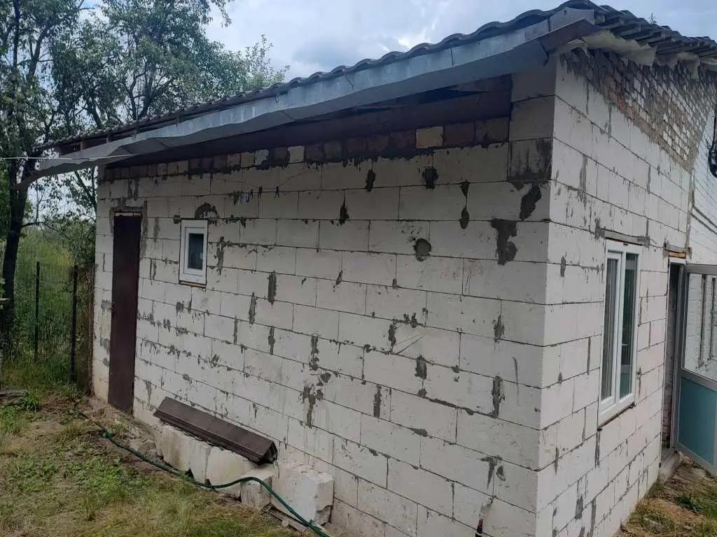 Будинок під ремонт у передмісті