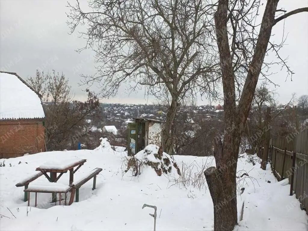 Ділянка центральній частині міста з неймовірним краєвидом.