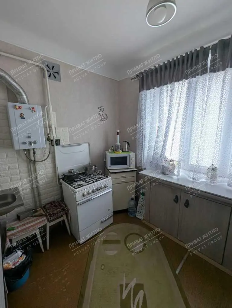 Дві кімнати в центрі Полтави навпроти ЦУМу цегляний будинок